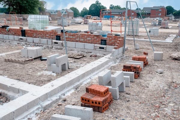 Step-by-Step Guide: How to Choose the Right Foundation for Your Land
