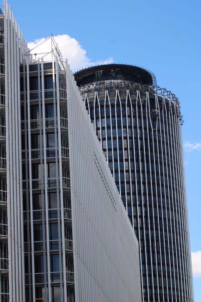 Skyscraper Architecture Design: How to Balance Luxury, Safety, and Functionality